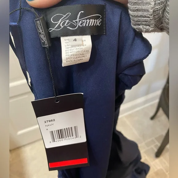 NWT La Femme Wedding Lace Rhinestone Classic Fitted Special Occasion Dress - Picture 14 of 16